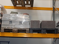 Restant partij stenen en tegels op vijf pallets. - afbeelding 3 van  3
