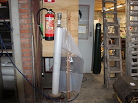 Restant rol buisfolie met afrolunit. breedte 128 cm. - afbeelding 1 van  2