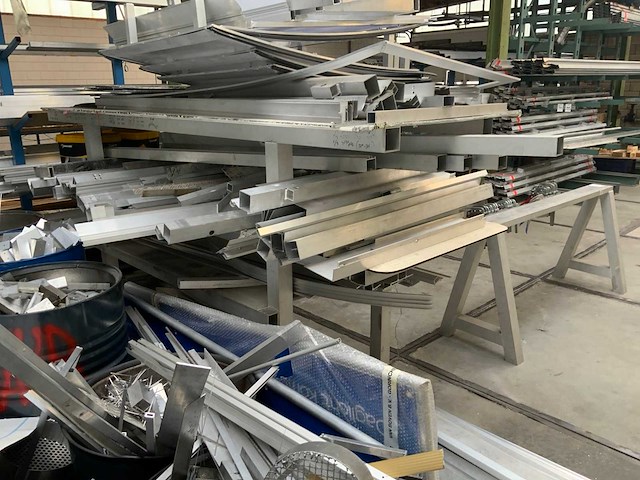 Restanten aluminium profielen - afbeelding 10 van  10