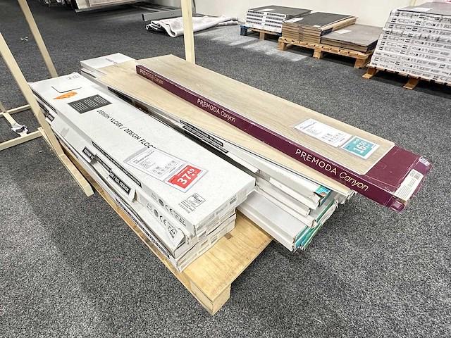 Restanten laminaat op 2 pallets - afbeelding 2 van  3