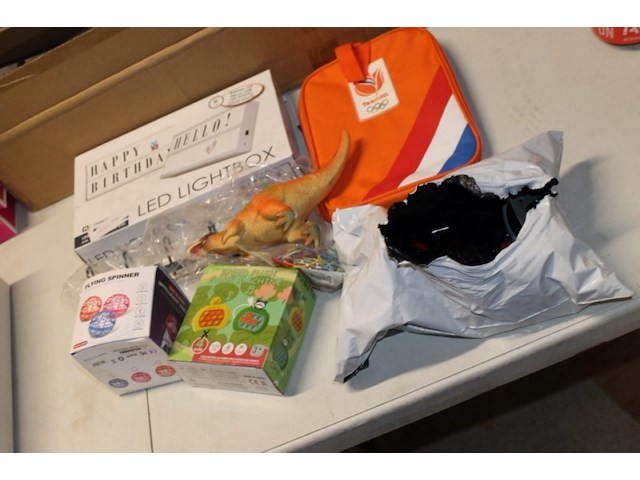 Restanten mix doos d ruim 17 stuks - afbeelding 5 van  7