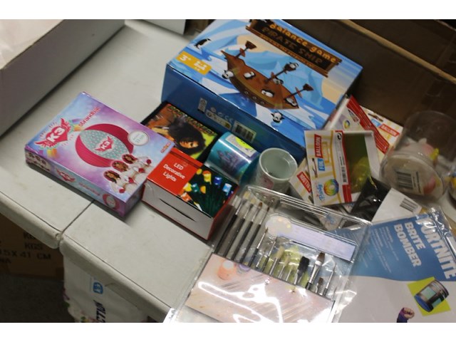 Restanten mix doos h ruim 18 stuks - afbeelding 6 van  7