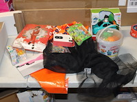 Restanten mix doos j ruim 11 stuks - afbeelding 1 van  7