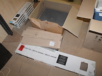 Restanten vloerdelen in diverse uitvoeringen waaronder hout en pvc. - afbeelding 1 van  5