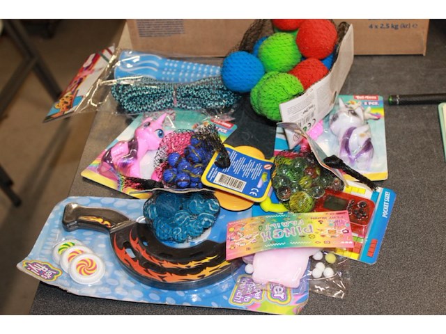 Restapeeloed 12 stusk in ds 015 - afbeelding 5 van  7