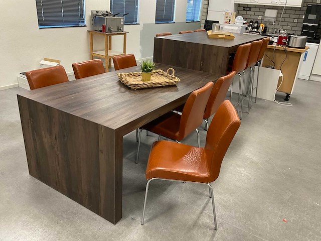 Restaurant meubel met stoelen - afbeelding 1 van  17