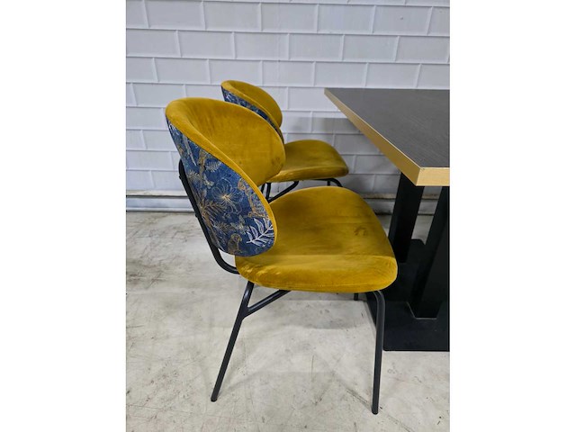 Restaurant meubel set bestaande uit 1 tafel en 4 stoelen - afbeelding 8 van  8