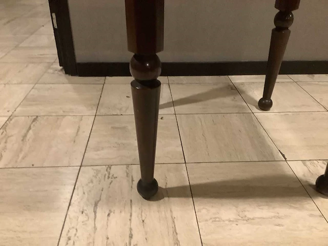 Restaurant tables - afbeelding 3 van  3