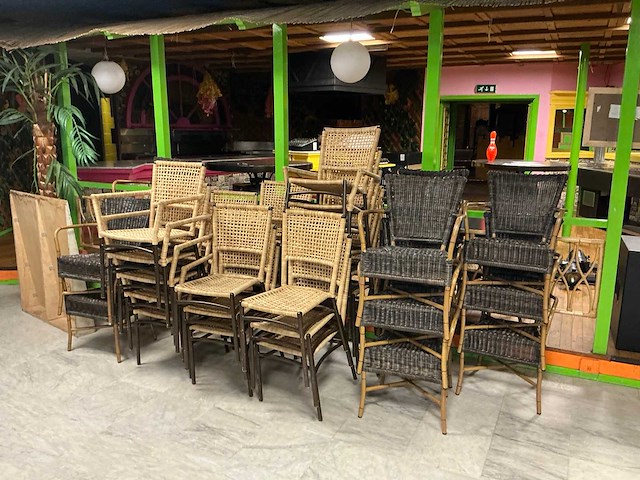 Restaurant tafel met stoelen (22x) - afbeelding 5 van  5