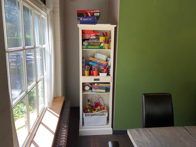 Restaurantkast met set oud-hollandse spellen - afbeelding 1 van  8