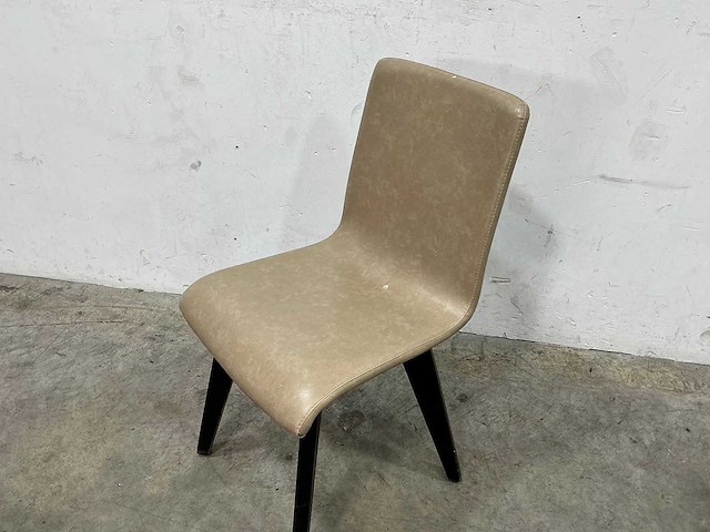 Restaurantstoel met houten onderstel (20x) - afbeelding 2 van  5