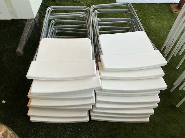 Restaurantstoelen en krukjes (65x) - afbeelding 5 van  8