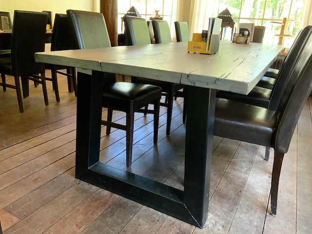 Restauranttafel met 10 restaurantstoelen - afbeelding 1 van  6