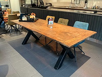 Restauranttafel met metalen onderstel - afbeelding 1 van  3