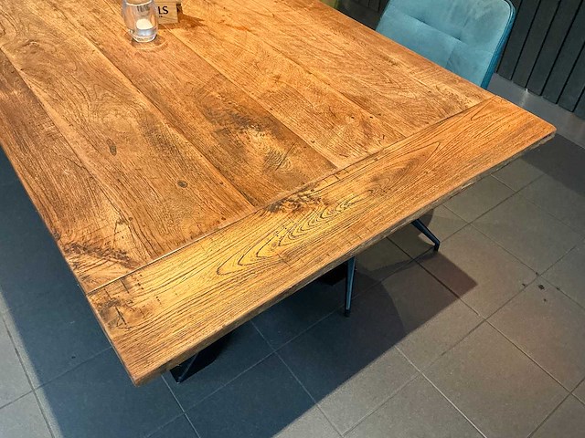 Restauranttafel met metalen onderstel - afbeelding 2 van  3
