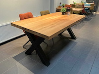 Restauranttafel met metalen onderstel - afbeelding 1 van  3