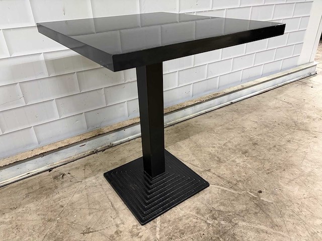 Restauranttafel stalen voet en houten blad (4x) - afbeelding 5 van  5