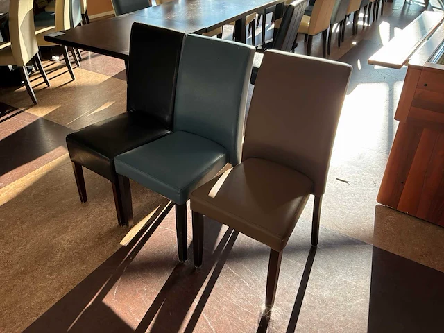 Restauranttafels met stoelen - afbeelding 11 van  15