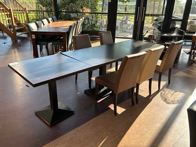 Restauranttafels met stoelen - afbeelding 2 van  15