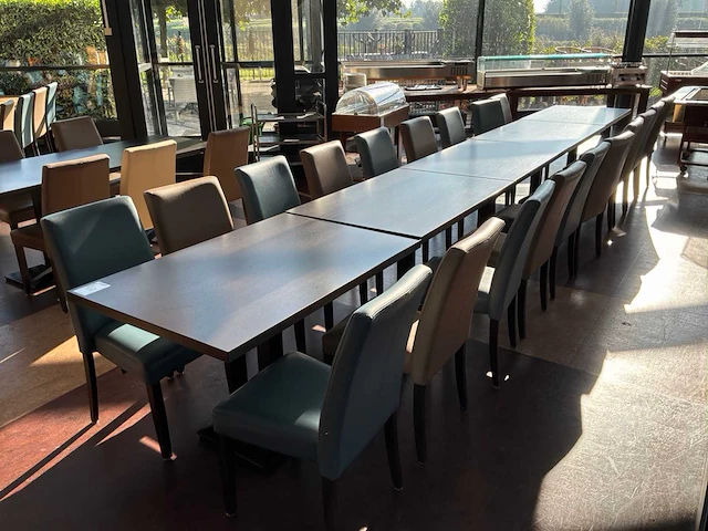 Restauranttafels met stoelen - afbeelding 3 van  15