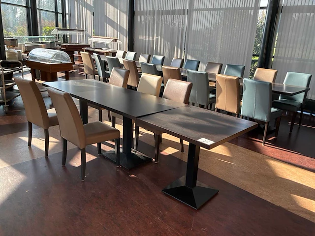 Restauranttafels met stoelen - afbeelding 15 van  15