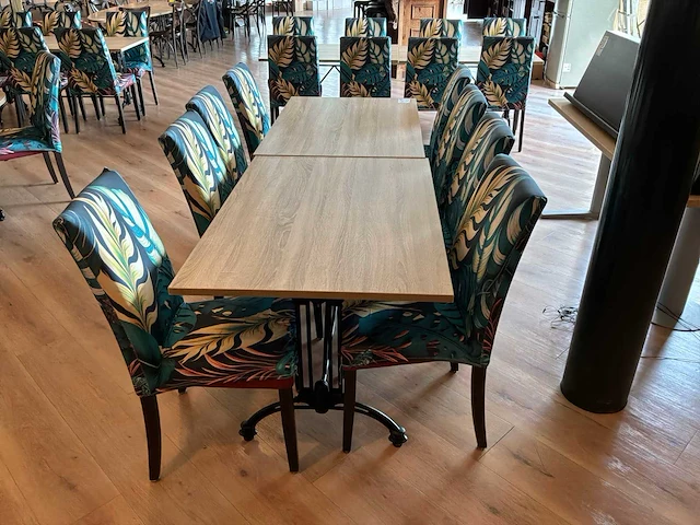 Restauranttafels met stoelen - afbeelding 4 van  10