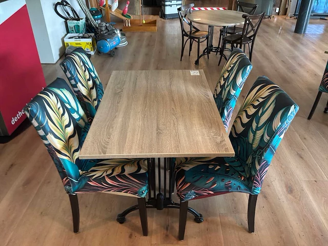 Restauranttafels met stoelen - afbeelding 3 van  5