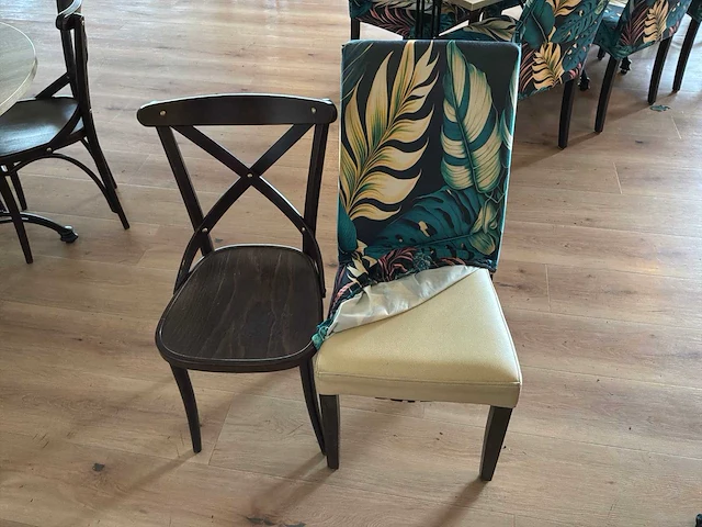 Restauranttafels met stoelen - afbeelding 5 van  5