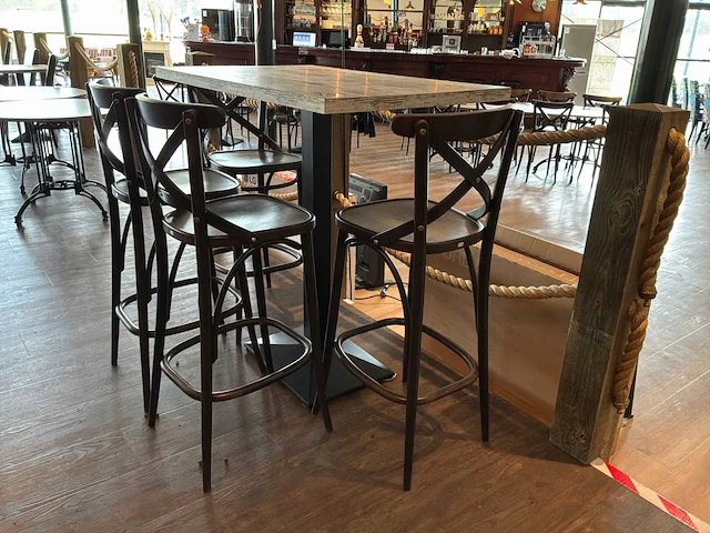 Restauranttafels met stoelen - afbeelding 2 van  6