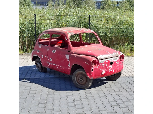 Restauratieproject, fiat, 600d, 1966, met kamikaze deuren - afbeelding 1 van  26