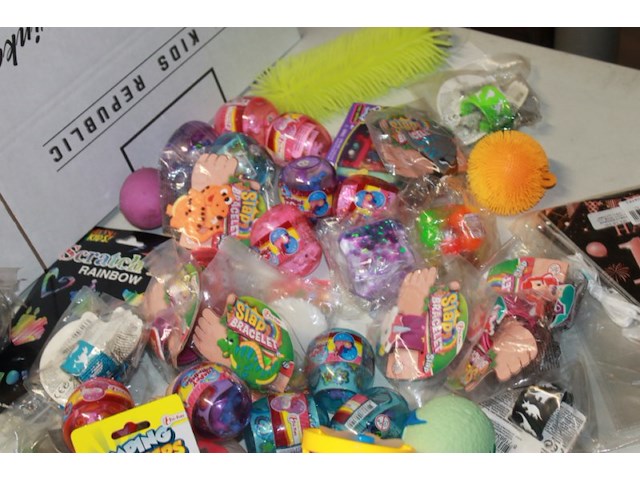 Restpartij div goederen ruim 45 stuks mix doos 1 l001 - afbeelding 4 van  7