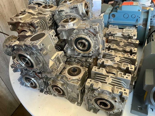 Restpartij elektromotoren en vertragers (39x) - afbeelding 3 van  14