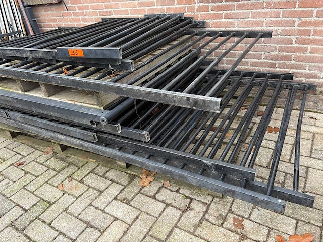 Restpartij spijlhek en spijlhekpoorten - afbeelding 2 van  4