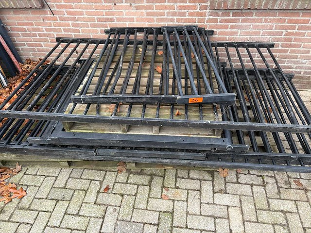 Restpartij spijlhek en spijlhekpoorten - afbeelding 3 van  4