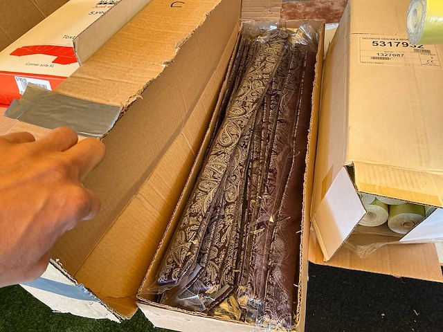 Restpartij vloerkleden behang en textiel behandeling - afbeelding 5 van  17