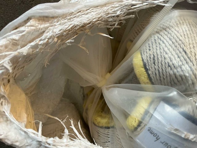 Restpartij vloerkleden behang en textiel behandeling - afbeelding 9 van  17
