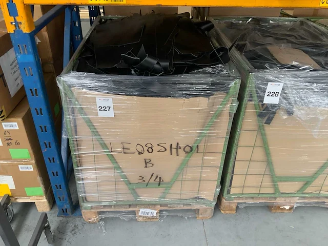 Reststukken leder - afbeelding 1 van  2