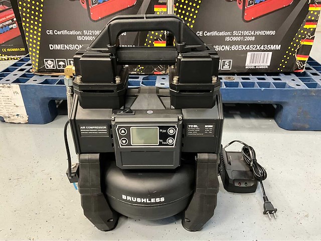 Retourartikelen - 3x hüttenberg h8500 noodstroomaggregaat en 1x compressor dc1080 - afbeelding 5 van  6