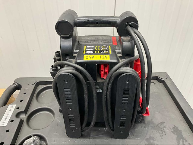 Retourartikelen - generator - stofzuiger - gereedschapswagen -startbooster - afbeelding 16 van  23