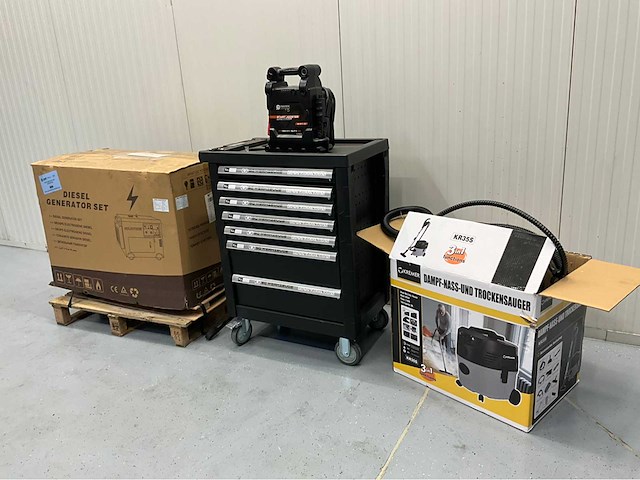 Retourartikelen - generator - stofzuiger - gereedschapswagen -startbooster - afbeelding 17 van  23