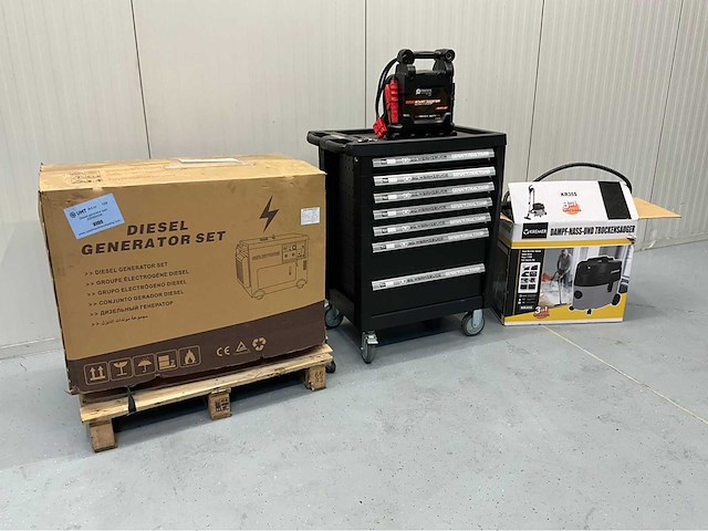 Retourartikelen - generator - stofzuiger - gereedschapswagen -startbooster - afbeelding 19 van  23