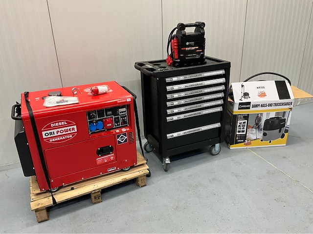 Retourartikelen - generator - stofzuiger - gereedschapswagen -startbooster - afbeelding 21 van  23