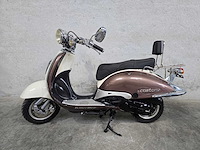 Retro - scooter - 4t - brommer - afbeelding 1 van  7