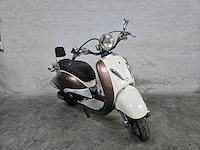 Retro - scooter - 4t - brommer - afbeelding 4 van  7