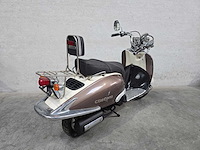 Retro - scooter - 4t - brommer - afbeelding 5 van  7