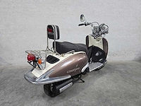 Retro - scooter - 4t - brommer - afbeelding 5 van  7