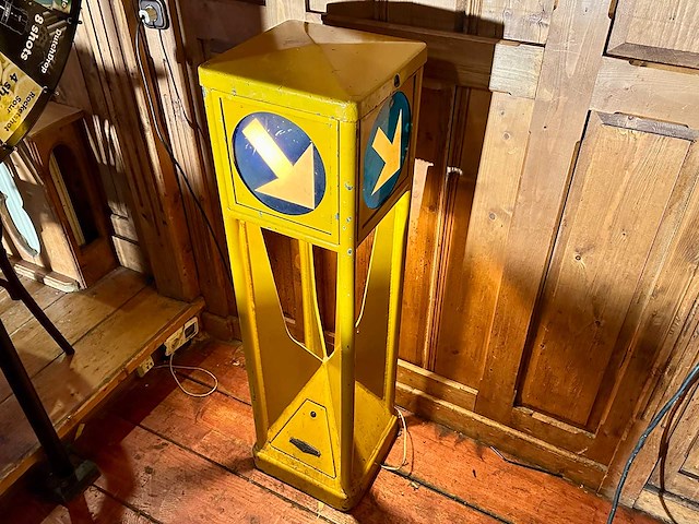 Retro anwb verkeerszuil gietijzer - afbeelding 1 van  5