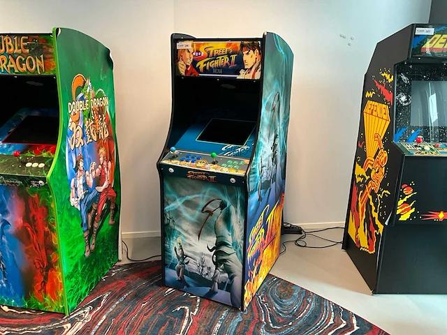 Retro arcade spelcomputer (type streetfighter 2) - afbeelding 1 van  6