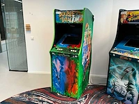Retro arcade spelcomputer (type streetfighter double dragon)