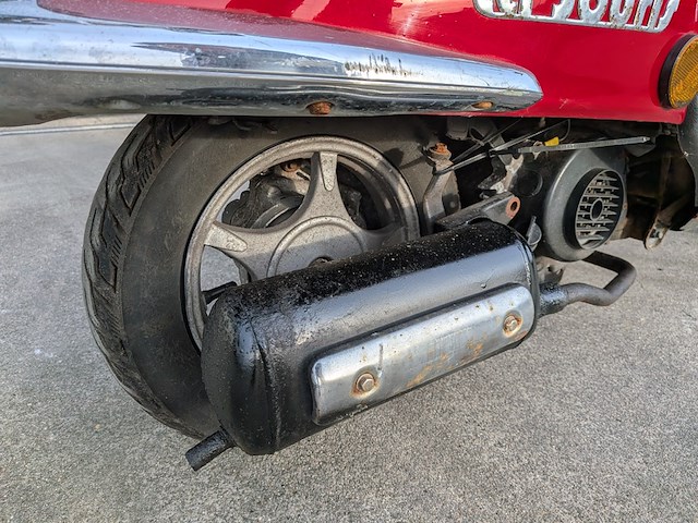 Retro bromscooter, la souris, grande retro zn50qt-e, rood, 2016 - afbeelding 18 van  32